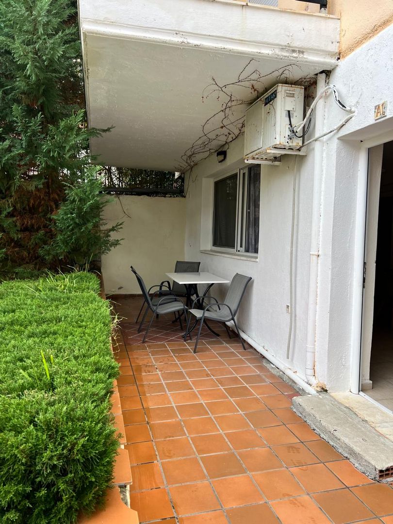 Side Image 6