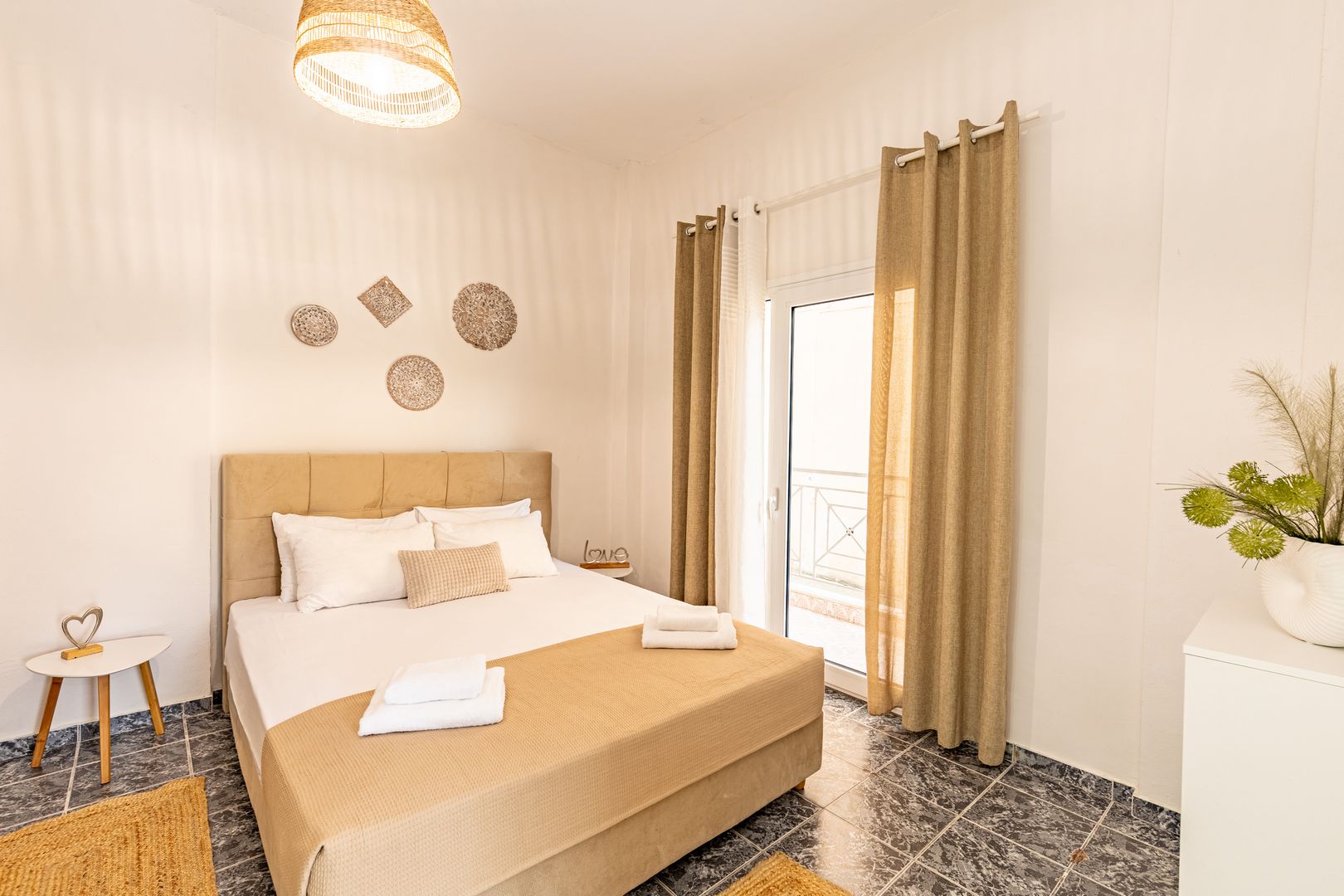 Skioni Apartments - Apartment Beach Front Ground Floor