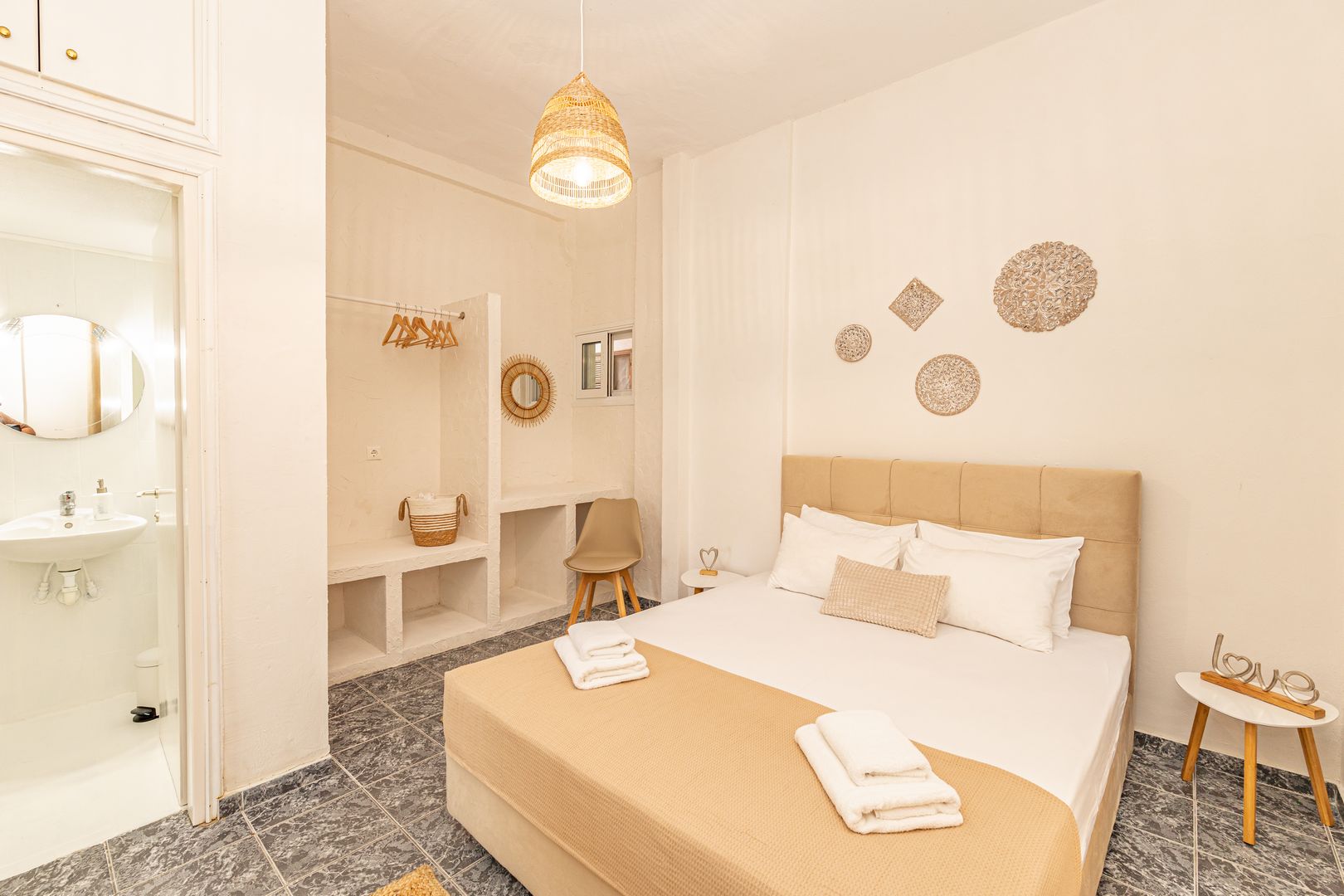 Skioni Apartments - Apartment Beach Front Ground Floor