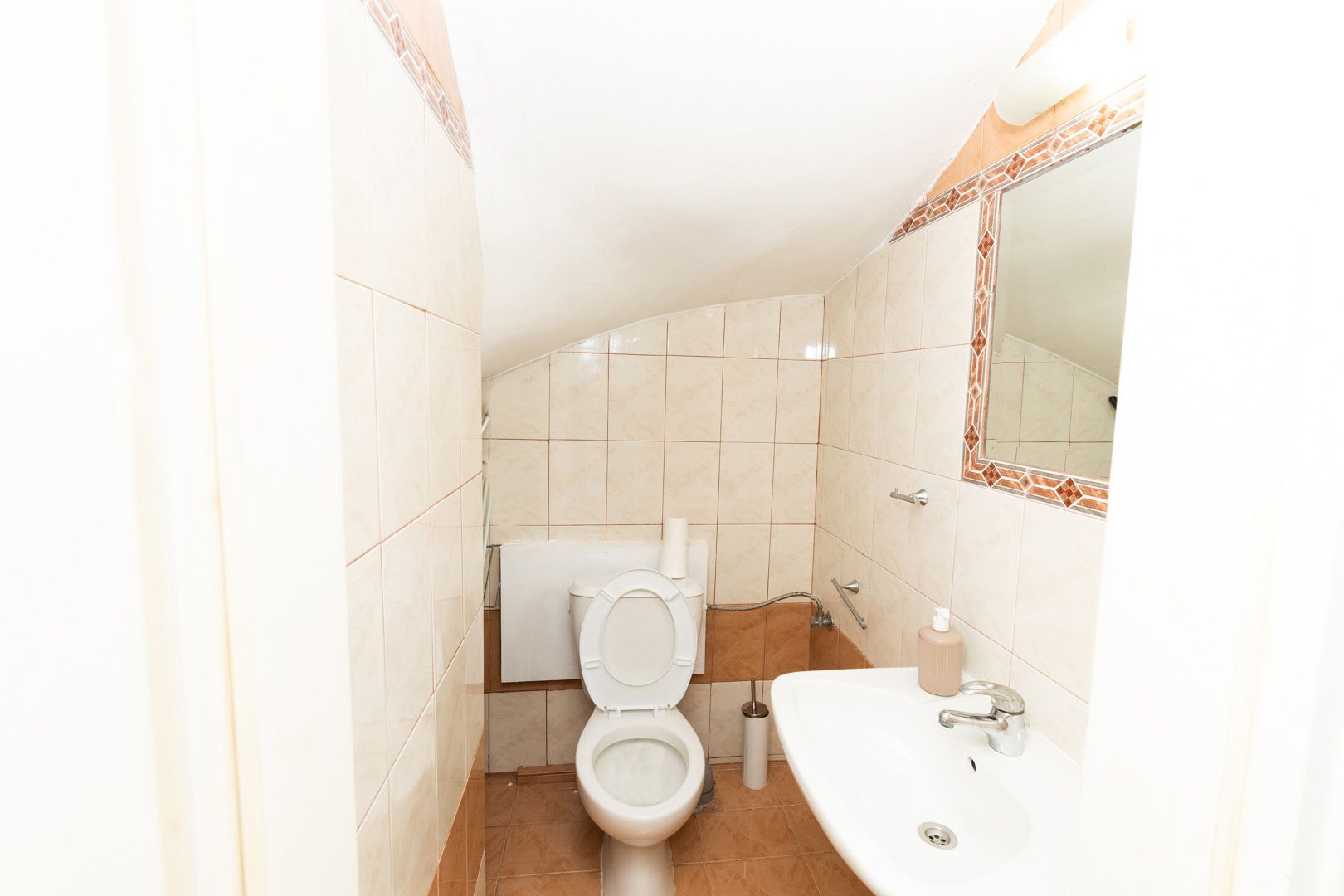 Side Image 7