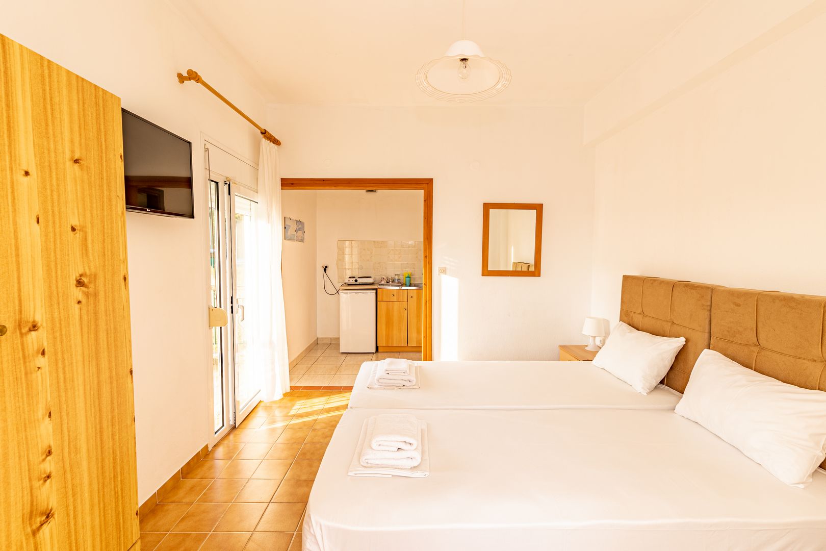 Skioni Studios - Double Sea View