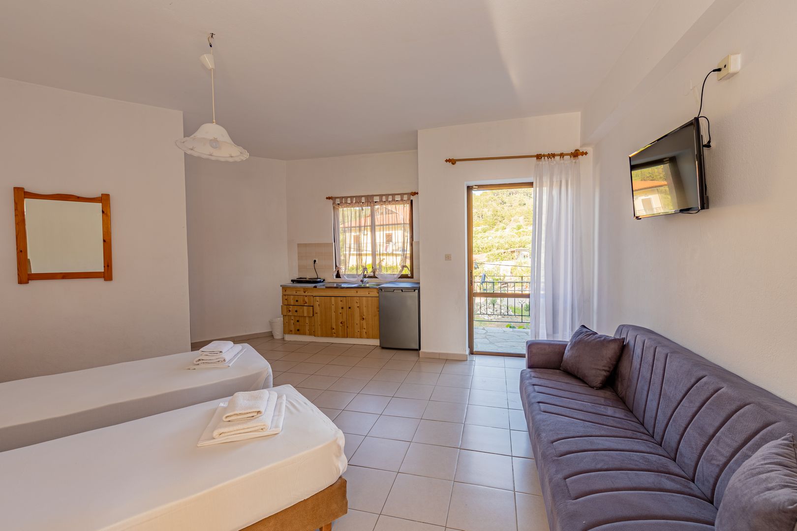 Skioni Studios - Triple room Sea View