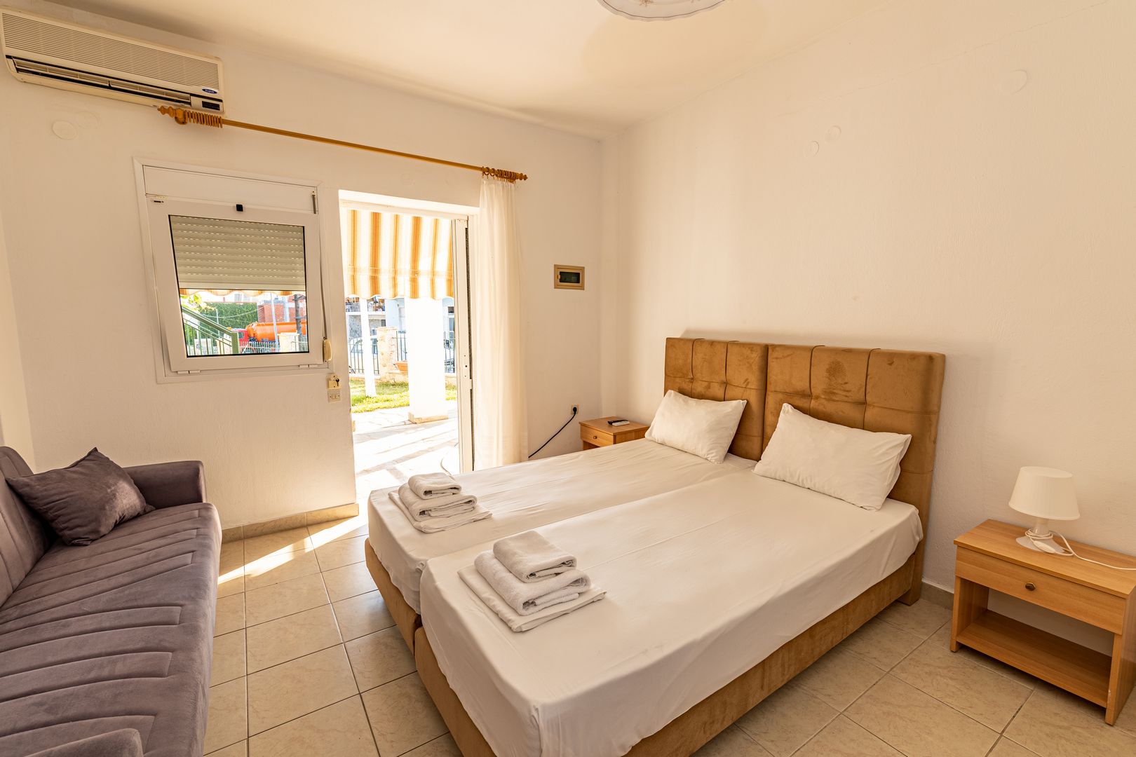 Skioni Studios - Triple room with Terrace