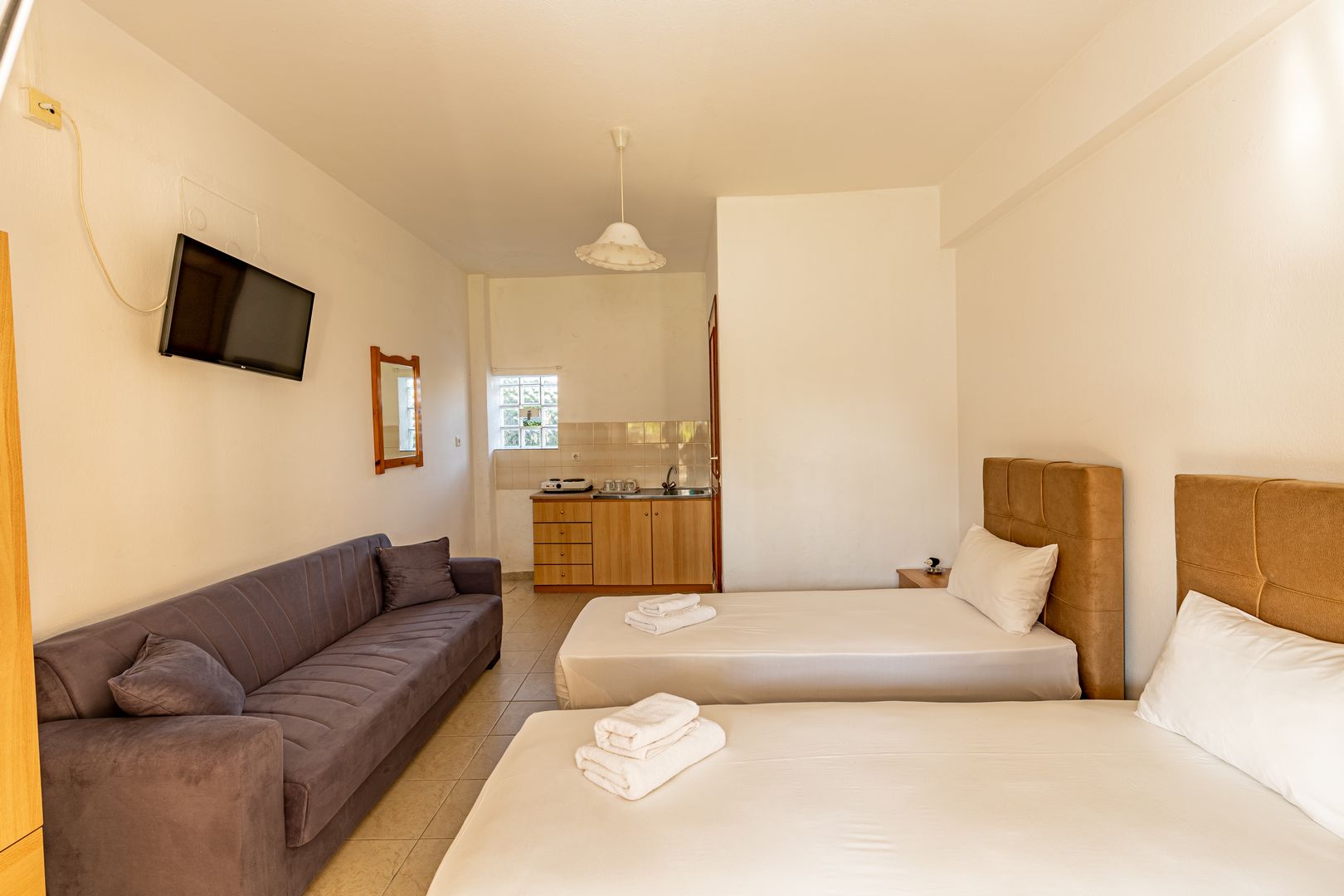 Skioni Studios - Triple room with Terrace