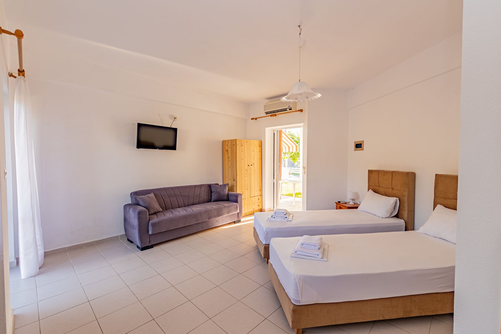 Skioni Studios - Triple room with Terrace